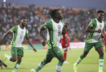 les Super Eagles du Nigeria célèbrent un but contre la Guinée-Bissau