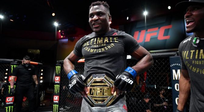 Francis Ngannou champion du monde des poids lourds UFC