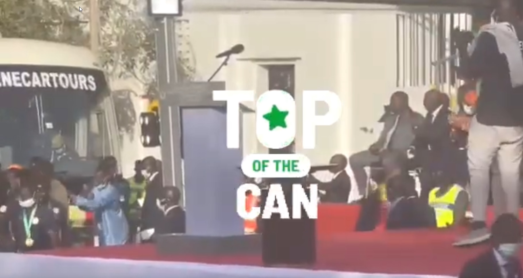 CAN 2021 : les Lions du Sénégal remettre sa médaille au président Macky Sall