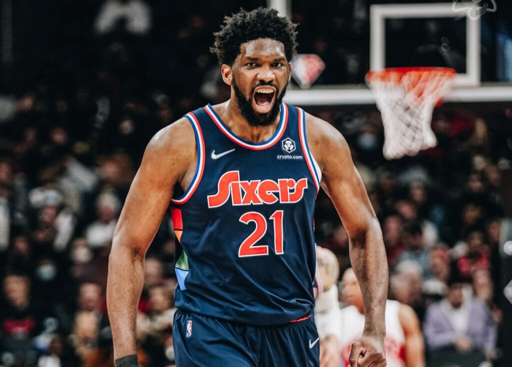 Joel Embiid et les Sixers éliminent Toronto