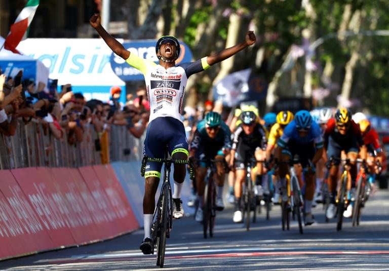 Giro-10ème étape : victoire historique et blessure insolite pour Biniam Girmay