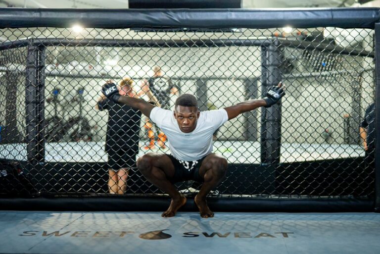 Israel Adesanya The Stylebender remet son titre en jeu