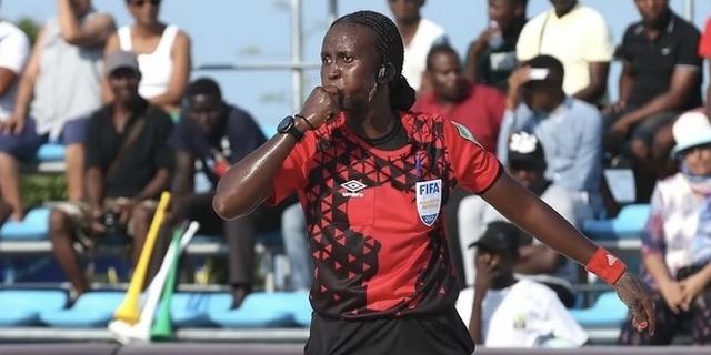 Beach soccer-CAN 2022 :  Cynthia Ishimwe à jamais la première femme arbitre