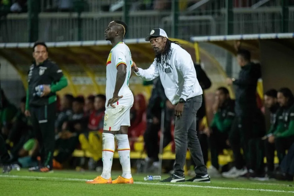 Aliou Cissé donne des consignes à Sadio Mané (harchives)