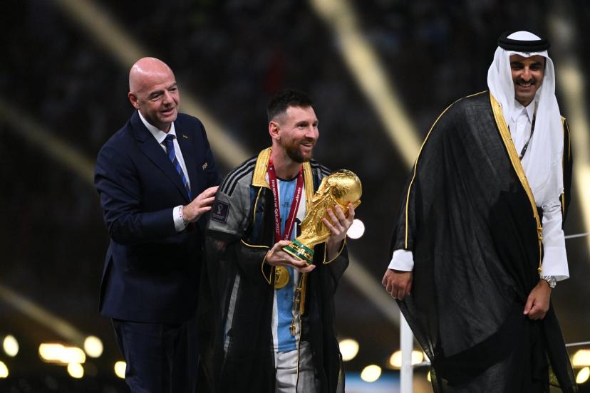 Mondial 2022 : le bisht de Messi, l’autre symbole de la finale