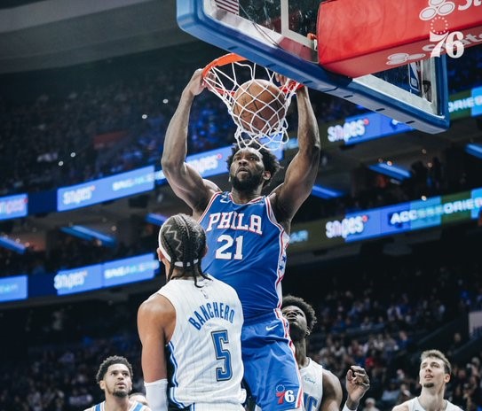 Joel Embiid a signé 30 points face à Orlando