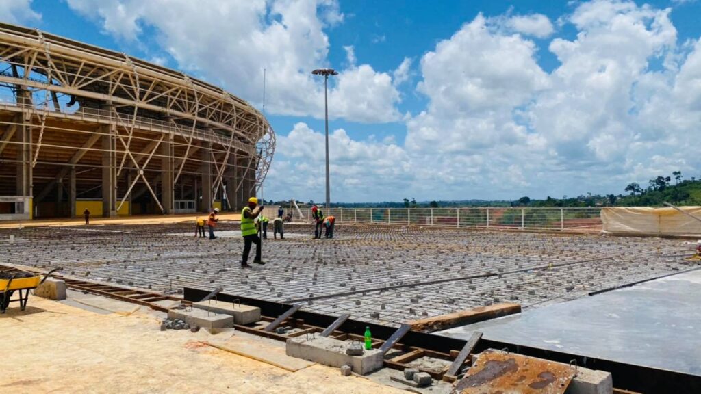 Complexe sportif Olembé, les travaux à l'arrêt