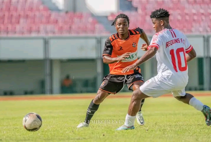 Classique Requins FC - Dragons FC au stade Mathieu Kérékou