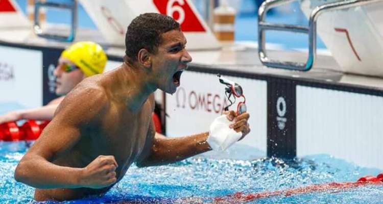 Mondiaux 2023 : Ayoub Hafnaoui champion du monde aux 800 mètres nage libre