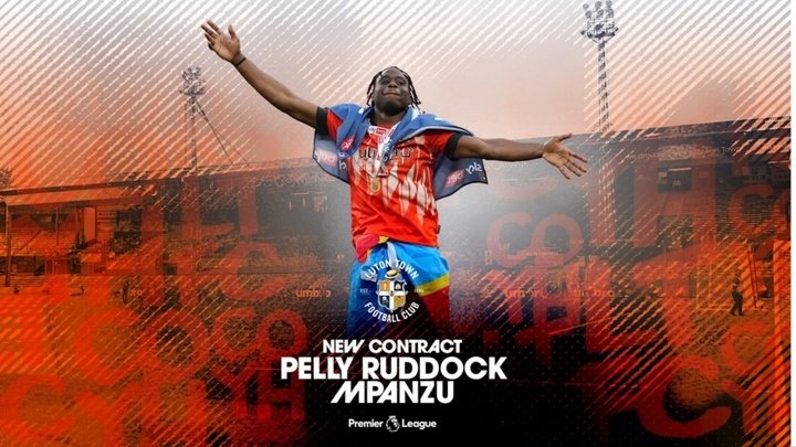 Pelly-Ruddock Mpanzu contrat de fidélité avec Luton town FC