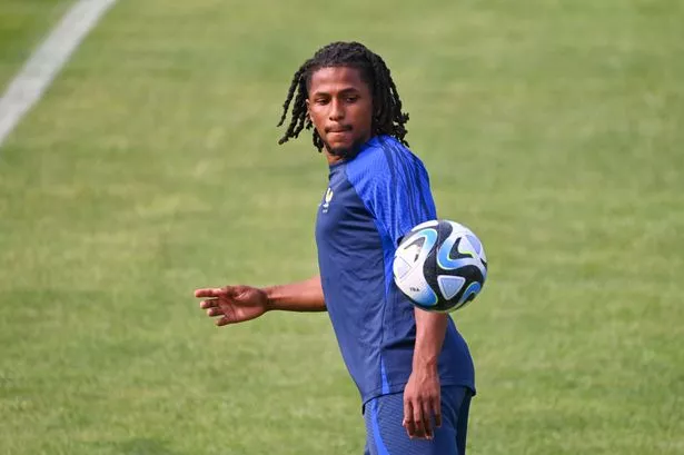 Yasser Larouci : « l’Algérie ? Un choix logique »