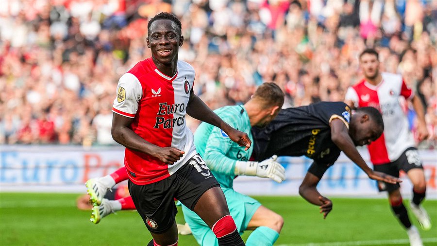 Yankuba Minteh, l’atout jeunesse de Feyenoord contre l’Atlético Madrid