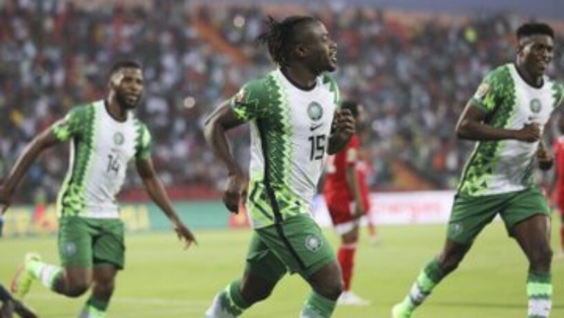 les Super Eagles du Nigeria célèbrent un but contre la Guinée-Bissau