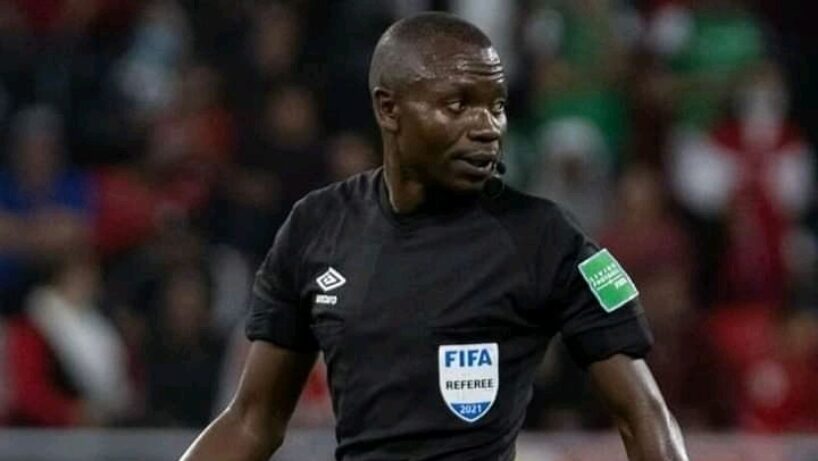 Jean Jacques Ndala siffle un penalty inexistant