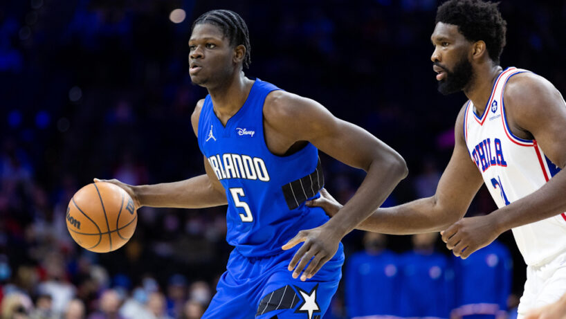 Mo Bamba et Joel Embiid