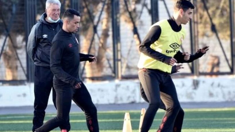 Roger Lemerre dirigeant les entraînements de l'Etoile du Sahel