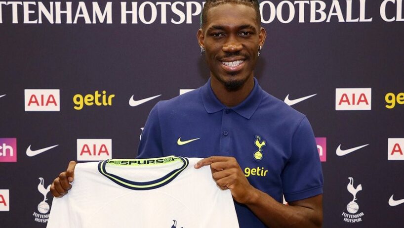 Yves Bissouma signe à Tottenham